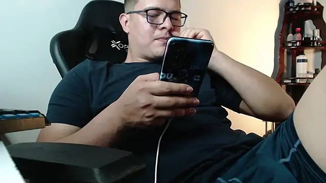 Plug Control online show from 02/27/26, 04:07