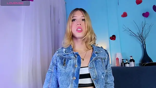 Courtney gonet online show from 02/18/25, 03:53