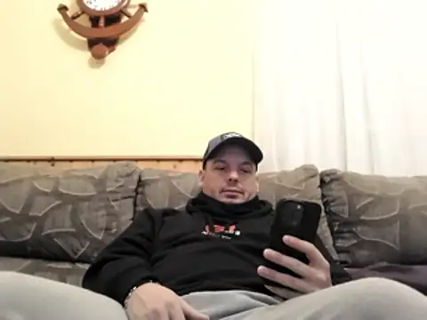 Snapshot of Jose_HotLatino chatting on 01/17/26, 04:33 Jose HotLatino online show from 01/17/26, 04:33