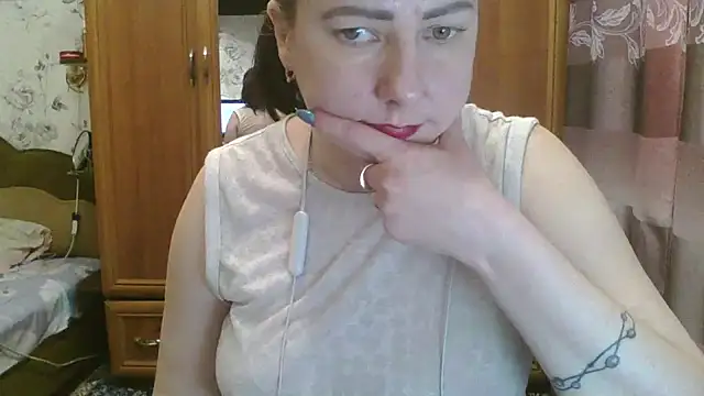 SophieNightAh online show from 02/19/25, 03:27