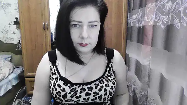 SophieNightAh online show from 10/16/25, 12:17