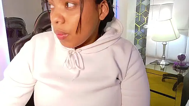 lia mariana online show from 10/25/25, 01:18