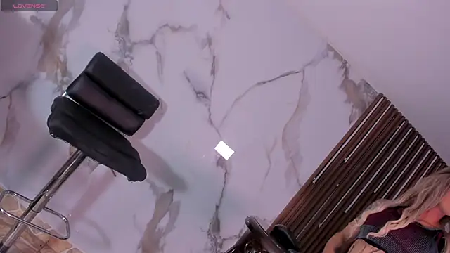 Snapshot of MissIvanna chatting on 12/28/24, 06:17 MissIvanna online show from 12/28/24, 06:17