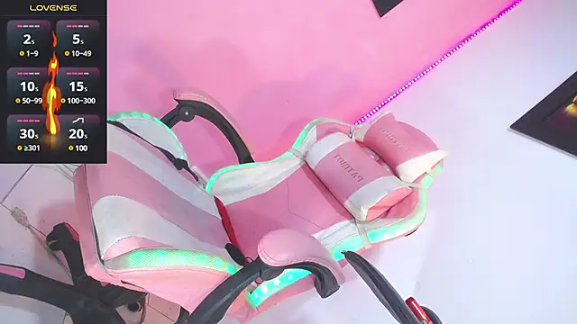 Snapshot of MissIvanna chatting on 01/10/25, 09:44 MissIvanna online show from 01/10/25, 09:44