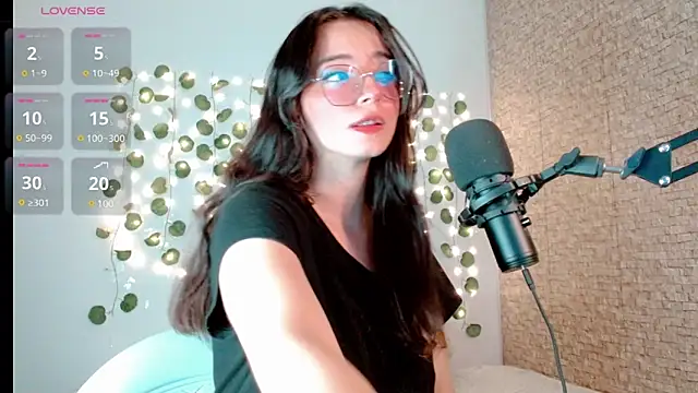 Snapshot of emma_unu chatting on 12/04/24, 01:09 emma unu online show from 12/04/24, 01:09