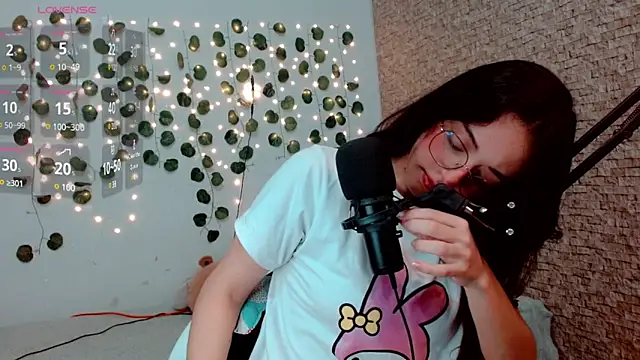 Snapshot of emma_unu chatting on 01/14/25, 02:50 emma unu online show from 01/14/25, 02:50