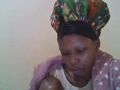 Snapshot of CharlotteDee chatting on 09/21/25, 04:14 CharlotteDee online show from 09/21/25, 04:14