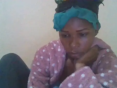 Snapshot of CharlotteDee chatting on 10/19/25, 06:03 CharlotteDee online show from 10/19/25, 06:03