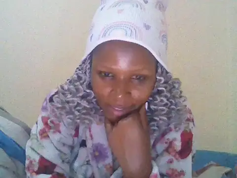 Snapshot of CharlotteDee chatting on 10/31/25, 07:48 CharlotteDee online show from 10/31/25, 07:48