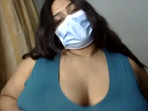 Snapshot of cutelady65 chatting on 11/22/25, 01:43 cutelady65 online show from 11/22/25, 01:43