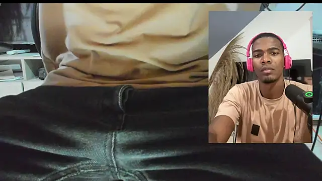 Snapshot of Lonelyfetishguy chatting on 06/23/26, 05:55 Lonelyfetishguy online show from 06/23/26, 05:55