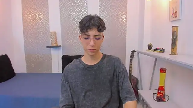 Nikolay Gregori online show from 10/31/25, 04:24