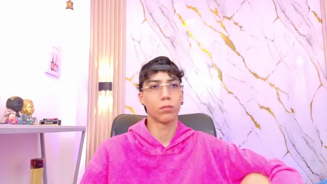 Snapshot of Nikolay_Gregori chatting on 06/21/26, 04:15 Nikolay Gregori online show from 06/21/26, 04:15