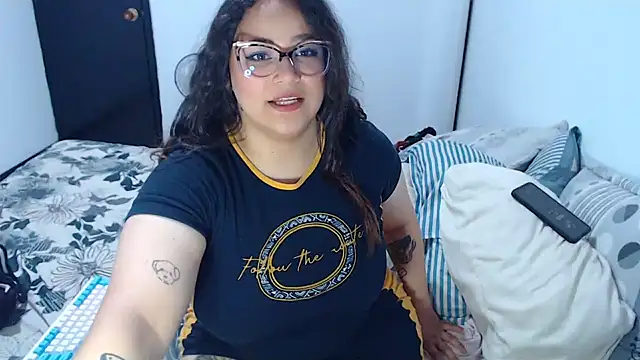 Snapshot of Luciernaga18 chatting on 02/04/25, 03:11 Luciernaga18 online show from 02/04/25, 03:11