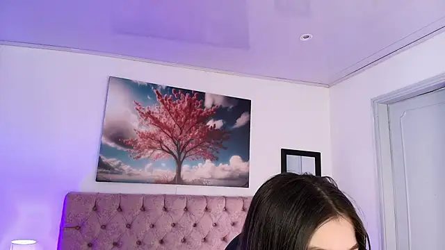 Julianaa Castro  online show from 11/26/25, 11:55