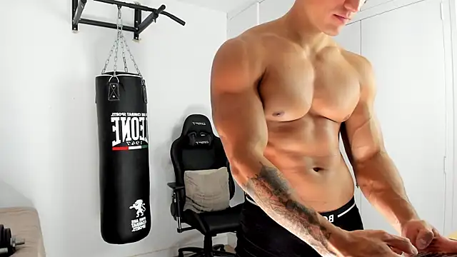 dan01  online show from 10/28/25, 08:44