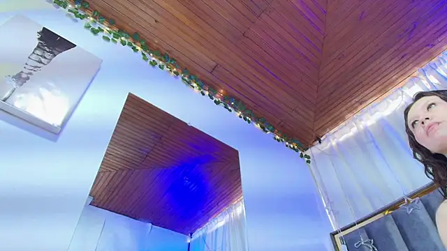 Eda Bonne online show from 12/04/25, 12:47