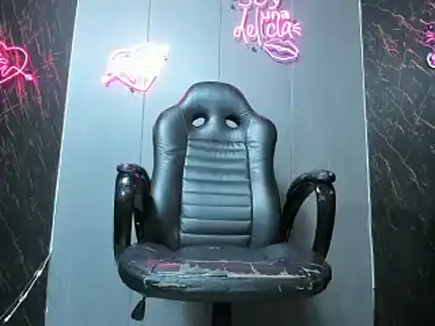 Snapshot of china_black_ chatting on 01/17/25, 03:00 china black online show from 01/17/25, 03:00