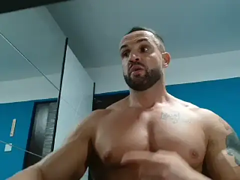 Snapshot of Magnificmuscles89 chatting on 12/18/24, 08:57 Magnificmuscles89 online show from 12/18/24, 08:57