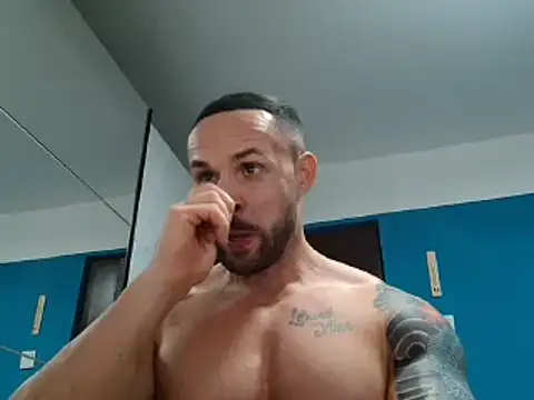 Snapshot of Magnificmuscles89 chatting on 02/13/25, 10:00 Magnificmuscles89 online show from 02/13/25, 10:00