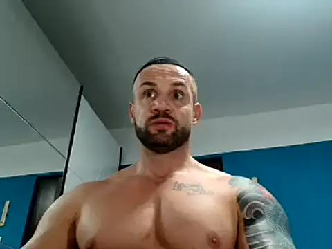 Snapshot of Magnificmuscles89 chatting on 02/14/25, 09:21 Magnificmuscles89 online show from 02/14/25, 09:21