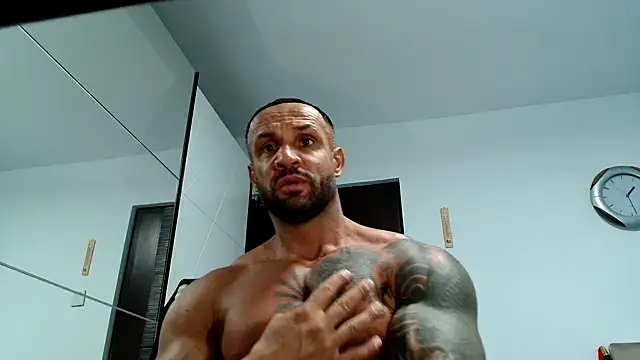 Magnificmuscles89 online show from 12/05/25, 11:30