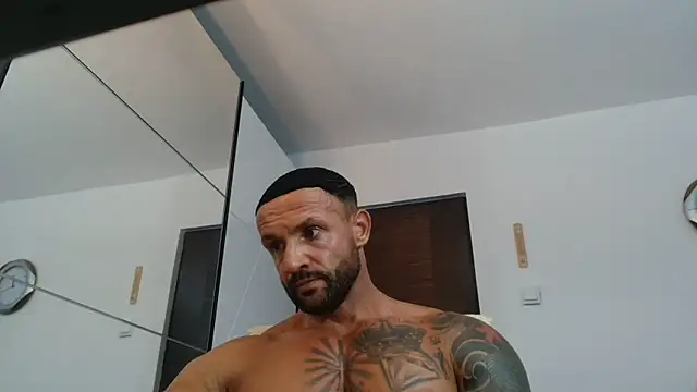 Snapshot of Magnificmuscles89 chatting on 06/29/26, 09:26 Magnificmuscles89 online show from 06/29/26, 09:26