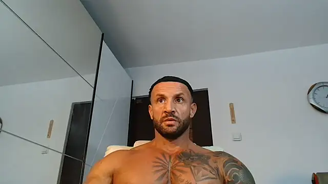 Snapshot of Magnificmuscles89 chatting on 07/02/26, 10:27 Magnificmuscles89 online show from 07/02/26, 10:27