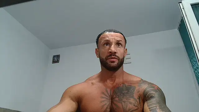 Snapshot of Magnificmuscles89 chatting on 07/05/26, 09:33 Magnificmuscles89 online show from 07/05/26, 09:33