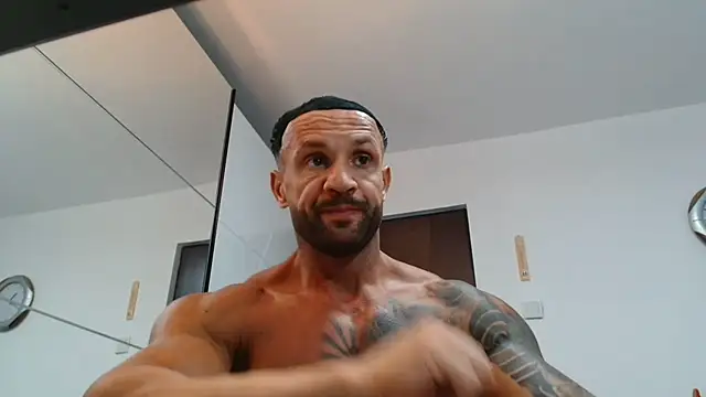 Snapshot of Magnificmuscles89 chatting on 07/06/26, 07:49 Magnificmuscles89 online show from 07/06/26, 07:49