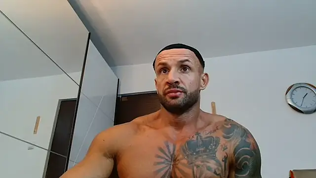 Snapshot of Magnificmuscles89 chatting on 07/11/26, 10:55 Magnificmuscles89 online show from 07/11/26, 10:55