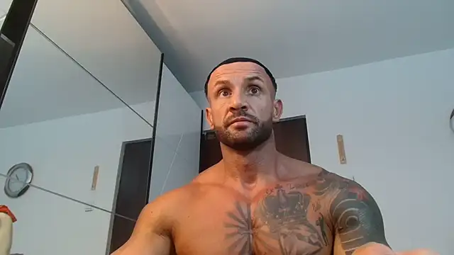 Snapshot of Magnificmuscles89 chatting on 07/16/26, 10:38 Magnificmuscles89 online show from 07/16/26, 10:38