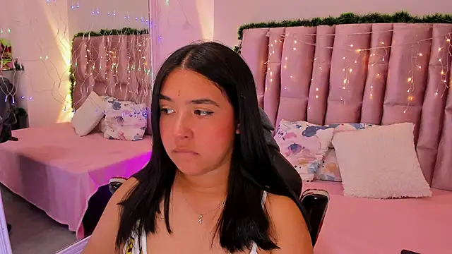 Snapshot of NikyBrookss chatting on 12/15/25, 12:20 NikyBrookss online show from 12/15/25, 12:20