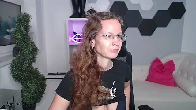 AnnikaRose online show from 03/16/25, 12:00