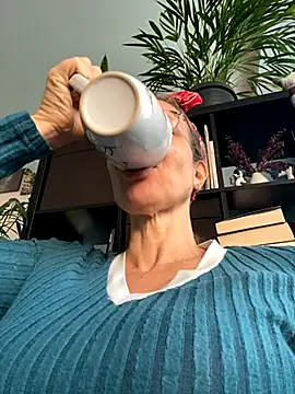 AnnikaRose online show from 09/25/25, 05:44