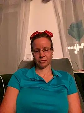 AnnikaRose online show from 11/27/25, 06:48