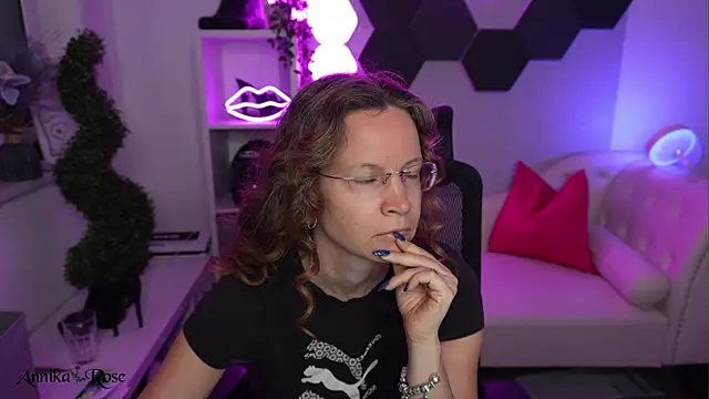 AnnikaRose online show from 02/10/26, 06:50