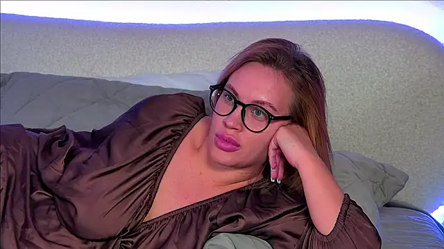 MariaNeumann online show from 02/05/25, 12:38