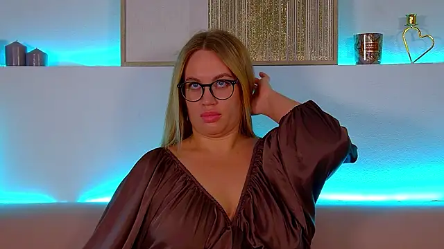 MariaNeumann online show from 03/02/25, 12:42