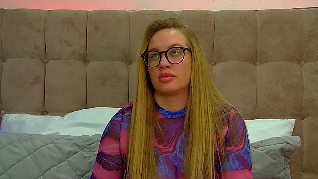 MariaNeumann online show from 03/07/25, 07:08