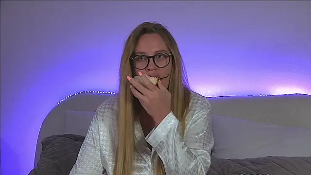 MariaNeumann online show from 03/16/25, 06:34