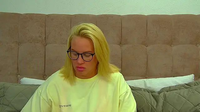 MariaNeumann online show from 02/10/26, 06:34