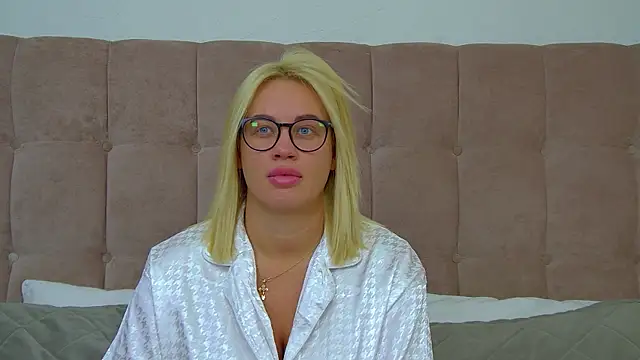 MariaNeumann online show from 02/12/26, 06:19