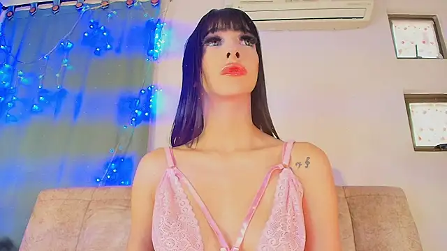 liccy hall online show from 12/22/25, 11:40