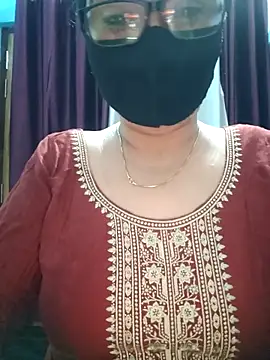 Aishwaryaa 69 online show from 10/03/25, 03:47