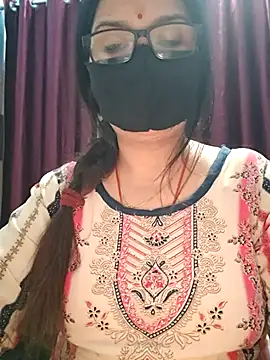 Aishwaryaa 69 online show from 11/30/25, 01:04