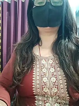 Aishwaryaa 69 online show from 04/25/26, 02:25