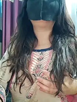 Aishwaryaa 69 online show from 04/26/26, 01:47