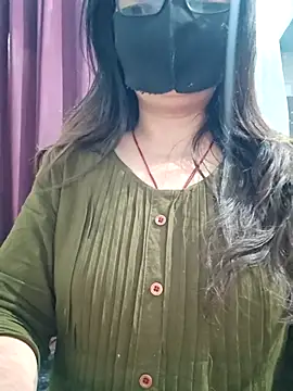 Aishwaryaa 69 online show from 04/30/26, 02:29