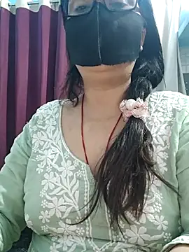 Aishwaryaa 69 online show from 05/10/26, 02:17
